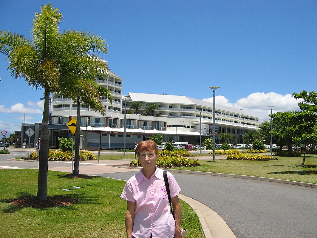 172 Cairns Esplanade.jpg